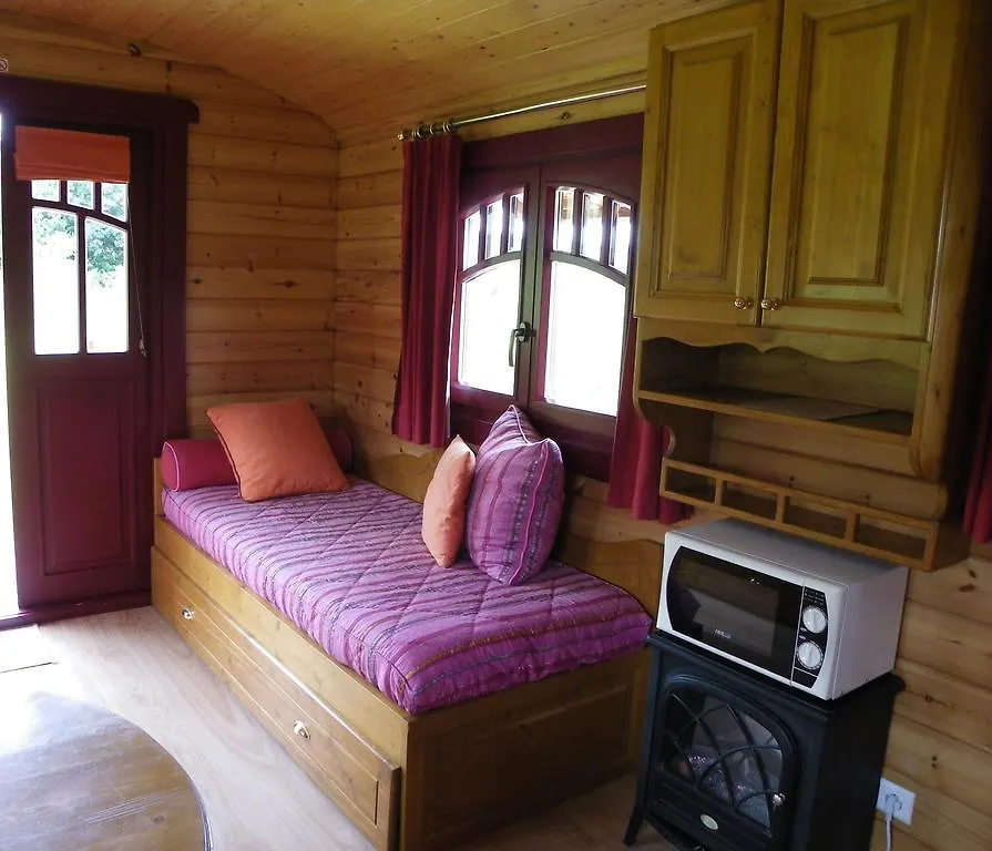 Guest house Les Roulottes Des Korrigans Hotel Brasparts