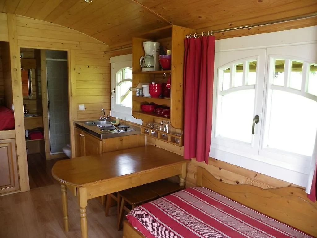 Guest house Les Roulottes Des Korrigans Hotel Brasparts France