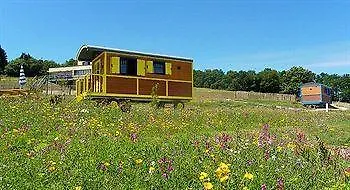Les Roulottes Des Korrigans Hotel Brasparts France